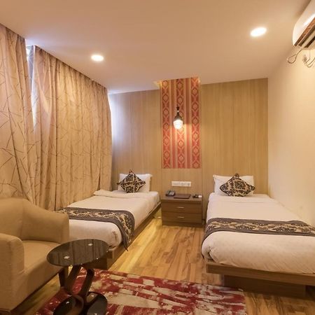 Pashupatināth Capital O 624 Hotel Rudra View Pvt. Ltd. מראה חיצוני תמונה